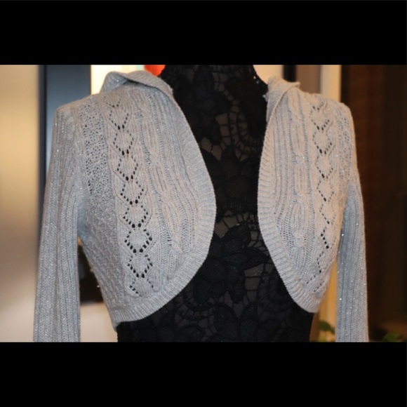 AMERICAN EAGLE LONG SLEEVE GREY SHRUG SWEATER - Picture 6 of 9